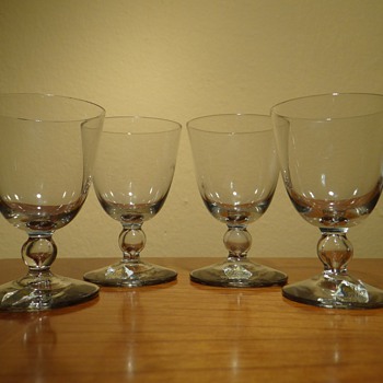 VINTAGE KOSTA -SWEDEN   - Art Glass