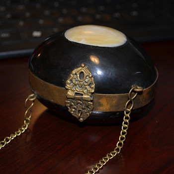 Egg shaped brass and possibly Ivory clutch - Bags