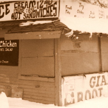 The little Root Beer Stand I ate Lunch at in HS :-) - Photographs