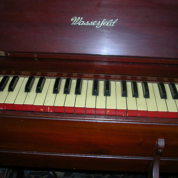 old childs wasserfeld pump organ - Music