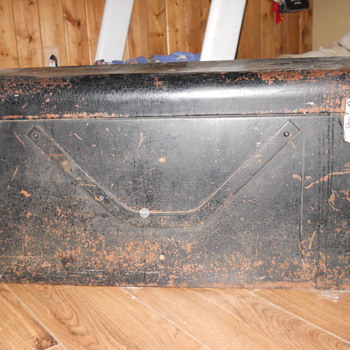 old antique car trunk maybe 1920's