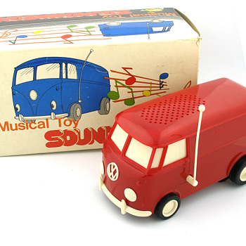 Vintage Tamco Volkswagen Bus Soundwagon Record Player w/ Box - Electronics