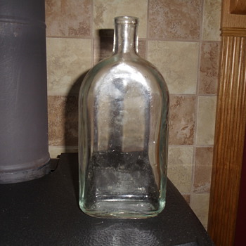 Glass Bottle that I'm trying to identify