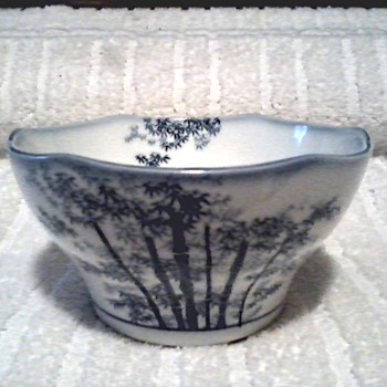 Small Chinese/Japanese Porcelain Blue and White Bowl with Bamboo Design / Unknown Maker and Age - Art Pottery