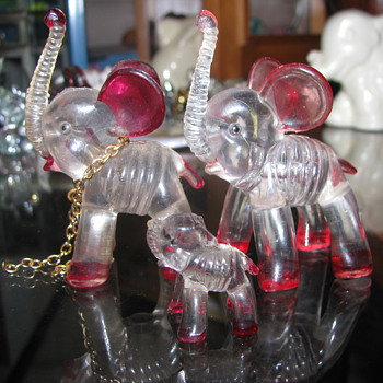 Vintage plastic elephant family - Animals