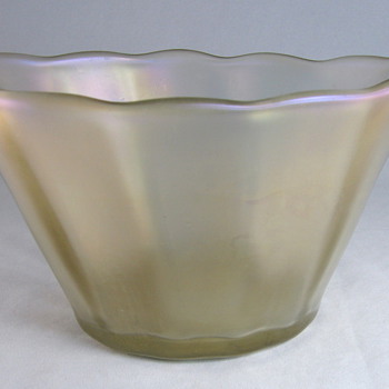 Signed Marie Kirschner Loetz Candia Optisch Bowl - Art Glass