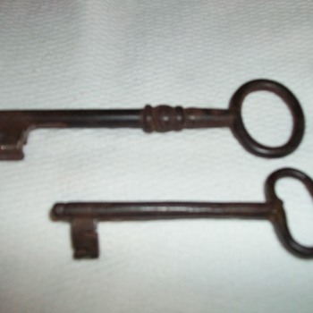 VINTAGE KEYS - Tools and Hardware