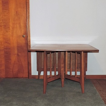Mid Century Modern gate leg dining table - Furniture