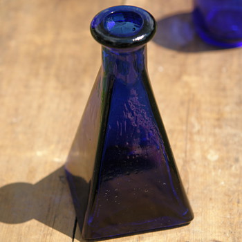 Cobalt, 1840's unknown,Token,Dug up but Cobalt  - Bottles