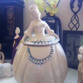 Cookie jar ,tiger,royal doulton,figurines - Dolls