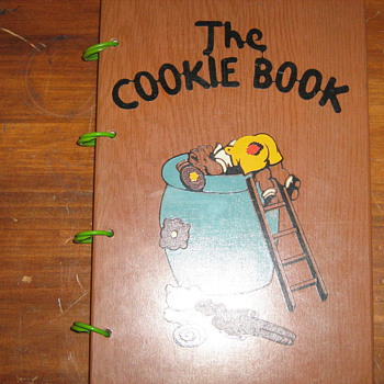 prestine condition "The Cookie Book" - Books