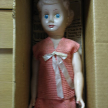 1938-1939 HARD PLASTIC DOLL-CAN U HELP ME IDENTIFY HER?  - Dolls