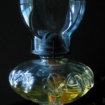 UNUSUAL OIL LAMP - Lamps