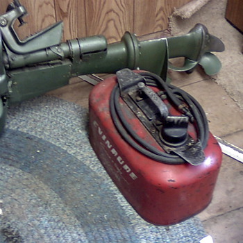 1955 - 1956 Johnson seahorse 5.5 hp outboard motor - Fishing