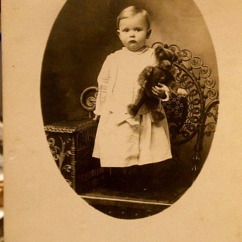 Photo Of=== TOT WITH GOOD SIZED TEDDY BEAR, STEIFF? c.1912 - Photographs