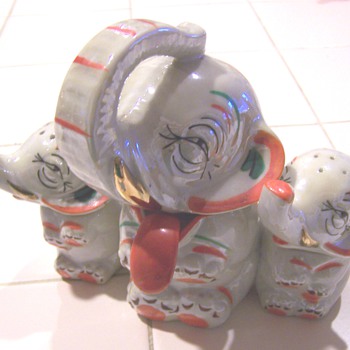 Elephant lusterware condiment sets