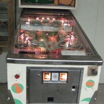 Williams Gulfstream Pinball Machine - Coin Operated