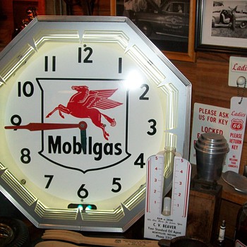 Neon clock