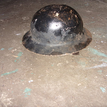  some kind of helmet