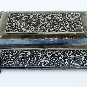 Meriden Quadruple Plate Silver Humidor