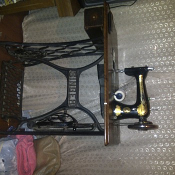 singer sewing machine 1895 y made - Sewing