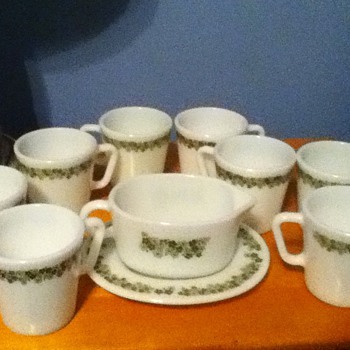 Vintage pyrex corelle set crazy daisy pattern