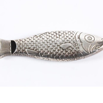 Sampson Mordan fish shaped vesta and whistle - Sterling Silver