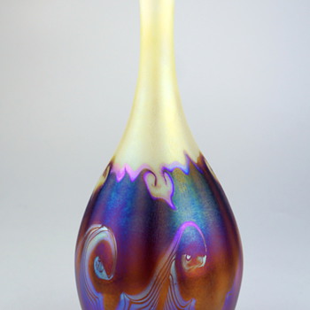 Early Quezal art glass vase, unsigned - Art Glass