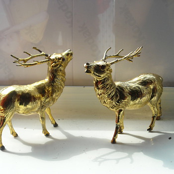 Pair of Reindeer With Red Jewel Eyes 3" Tall