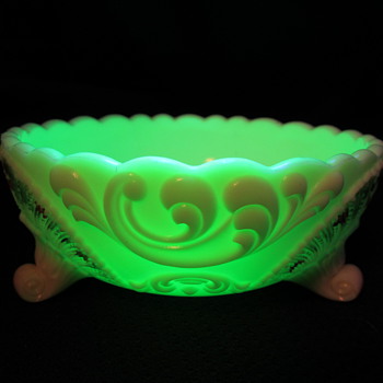 Custard glass, 3 footed bowl, painted with glass? - Glassware