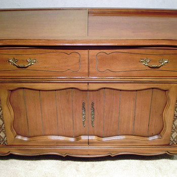 1964 Magnavox Astro-Sonic Solid-State Console Stereo - Electronics