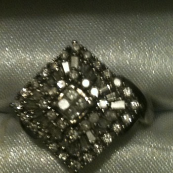 Diamond Vintage? Antique Baquete Ring - Fine Jewelry