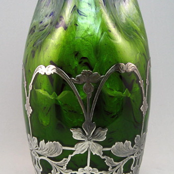 Loetz Dunkelblau mit Maigrün vase with Sterling Overlay - Art Glass
