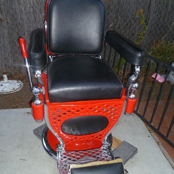 this is a T.H.Kocks Barber chair - Furniture