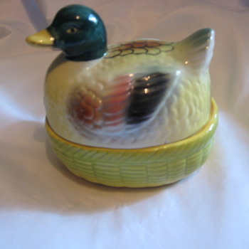 Ceramic Duck with Egg Salt and Pepper Shakers - Kitchen