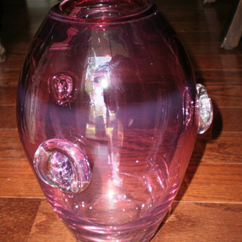 Help identify this vase.... - Art Glass