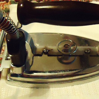 Landers, Frary, and Clark  $9.00  Iron,  Looks and Works Great!!
