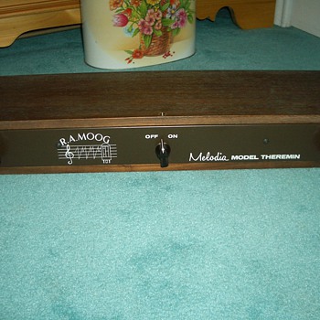 R.A. Moog Melodia Model Theremin - Music