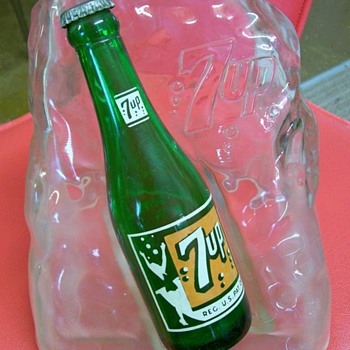 7-UP ON ICE - Signs