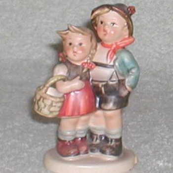 Hummel Figurine "Surprise" - Art Pottery