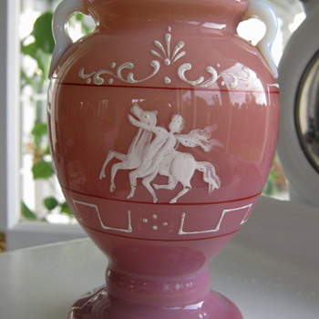 Pretty pink cased Pink Glass Vase - Art Glass
