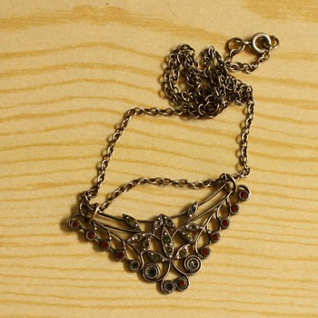 Elegant silver mistery necklace