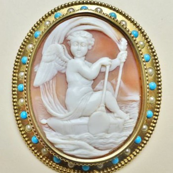 Huge cherub with quiver as boat - Victorian Era