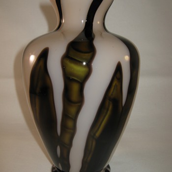 KRALIK ART GLASS VASE CZECH DECO ERA PALE PINK  WITH OLIVE GREEN BAMBUS DECOR - Art Glass