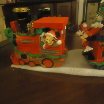 WALT DIENEY CHRISTMAS TRAIN.