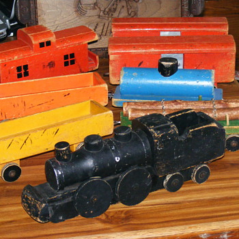 Vintage or antique Childs Wood Push/Pull 8 1/2 foot long..Pull Train?
