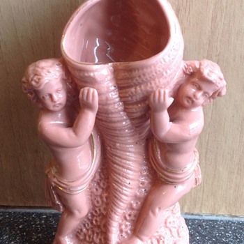 Vitro Porcelain spill vase with cherubs - Glassware
