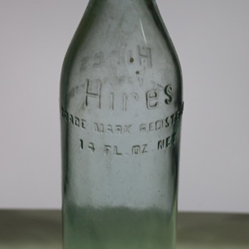 Nice Vintage Hires Root Beer 14oz Green Bottle - Bottles
