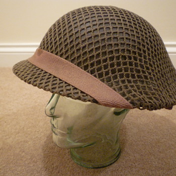 British WW11 Steel helmet - Military and Wartime