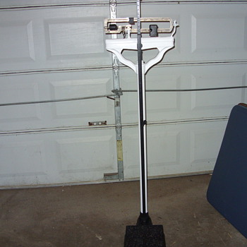 nice early doctors weight and height scales